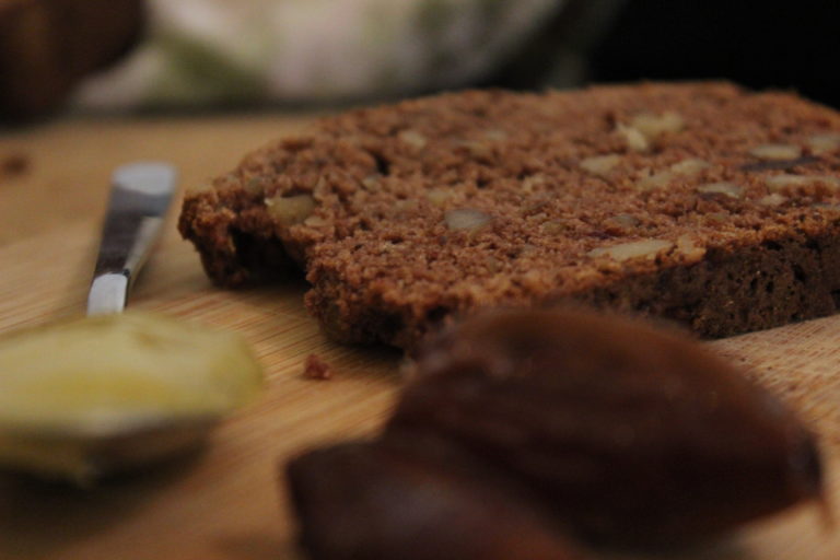 Ägyptischer Dattel-Walnuss-Kuchen | ReiseSpeisen