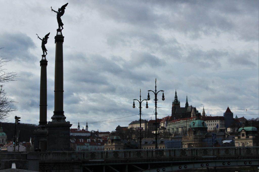 ReiseSpeisen I Prag I Tschechien I Brücke mit Statuen